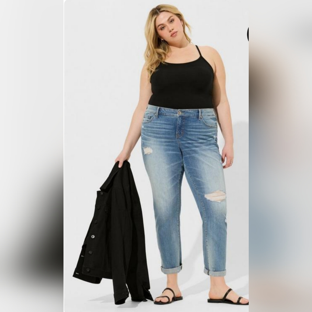 Torrid Jeans. Boyfriend Straight. Vintage Stretch. 24R Plus Size.